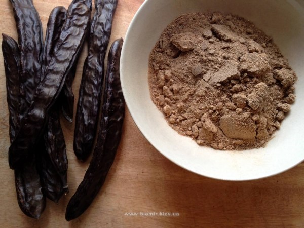 carob-powder_pods